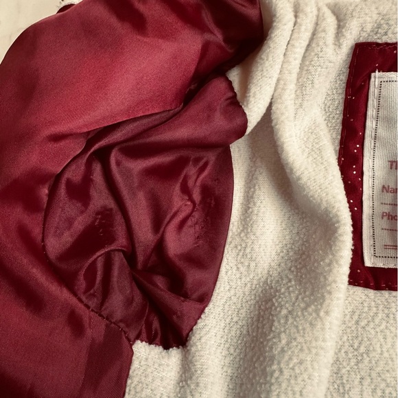 π3/$20π Carter's Red Puffer Jacket with Faux Fur Hood - Picture 6 of 10